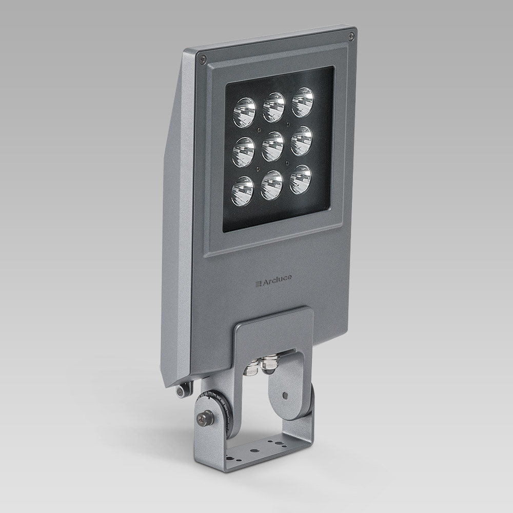 Floodlight for outdoor lighting featuring a sleek design and high lighting performance-FORMAT1