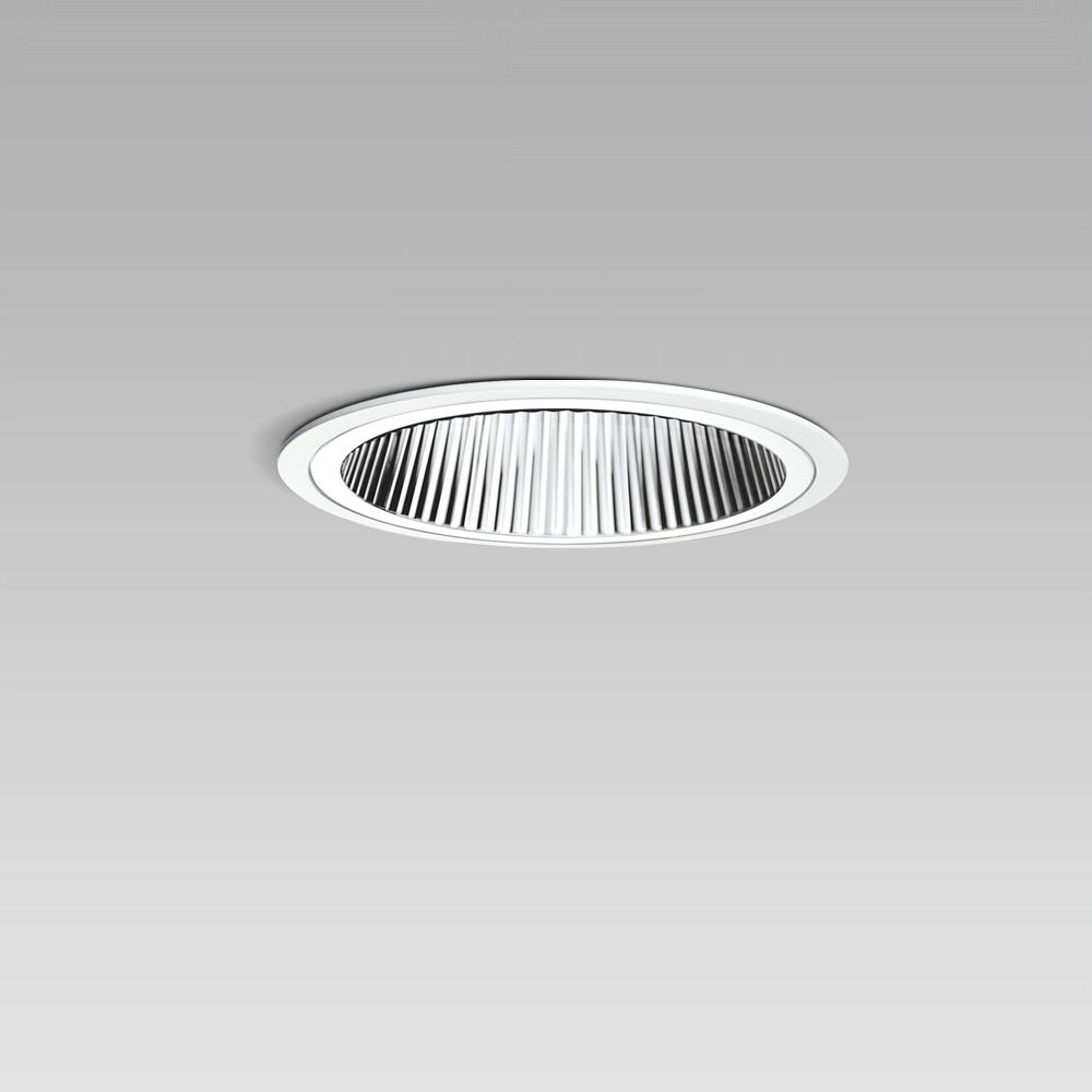 Ceiling recessed luminaire for indoor lighting with elegant round design, requiring a short installation depth, with metalized reflector and Professional LEDs